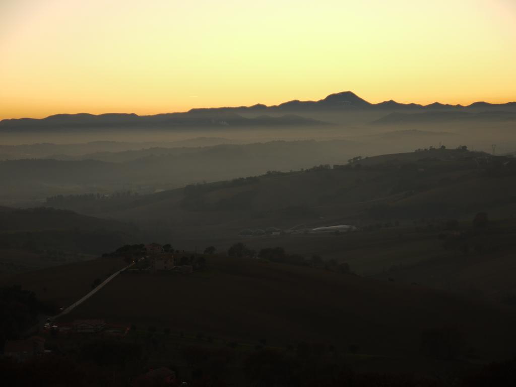 B&B La Collina Dorata Offagna Exterior photo